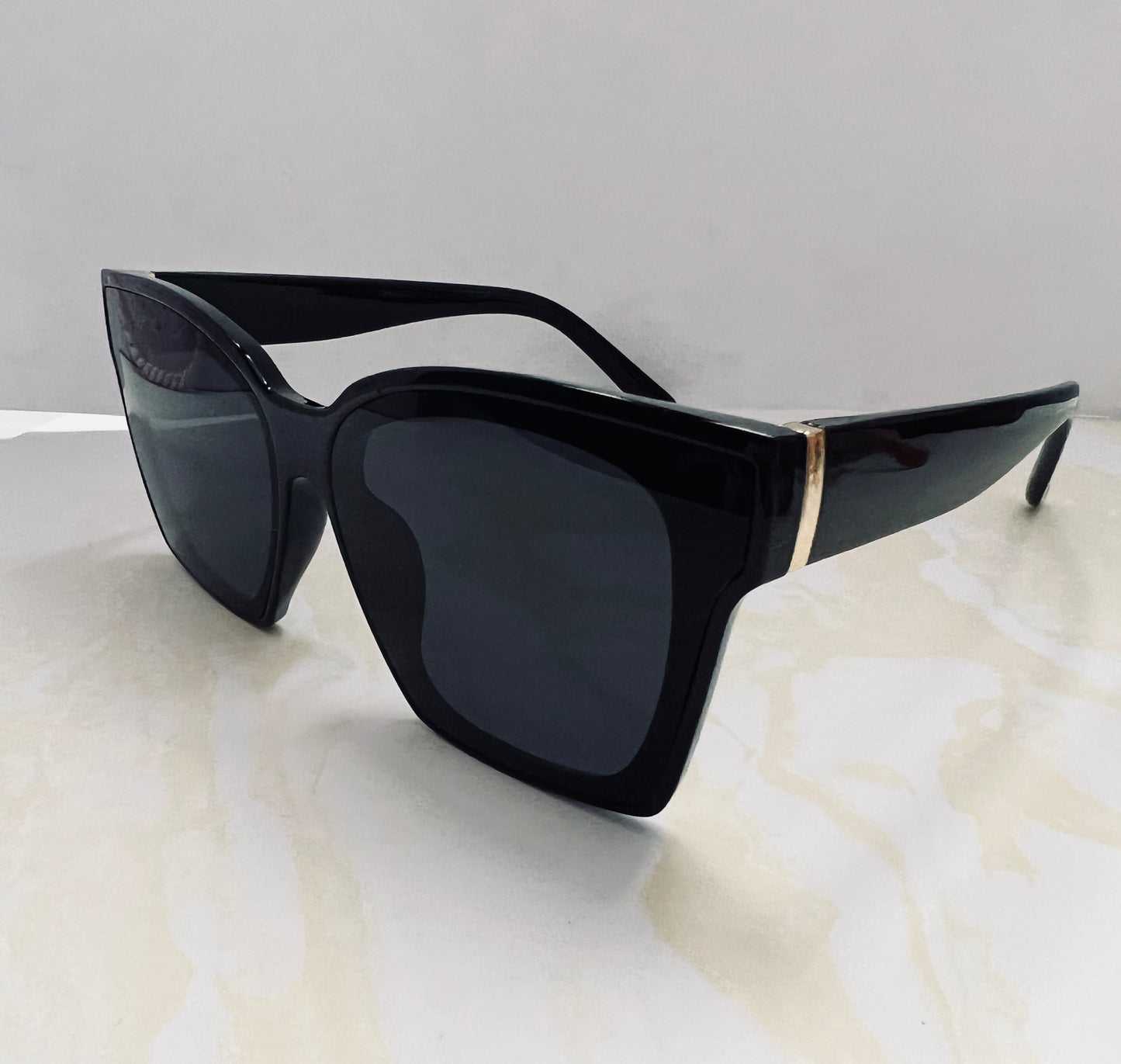 Fashionista black Sunglasses