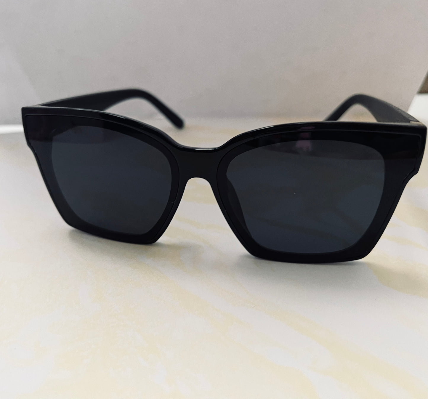 Fashionista black Sunglasses